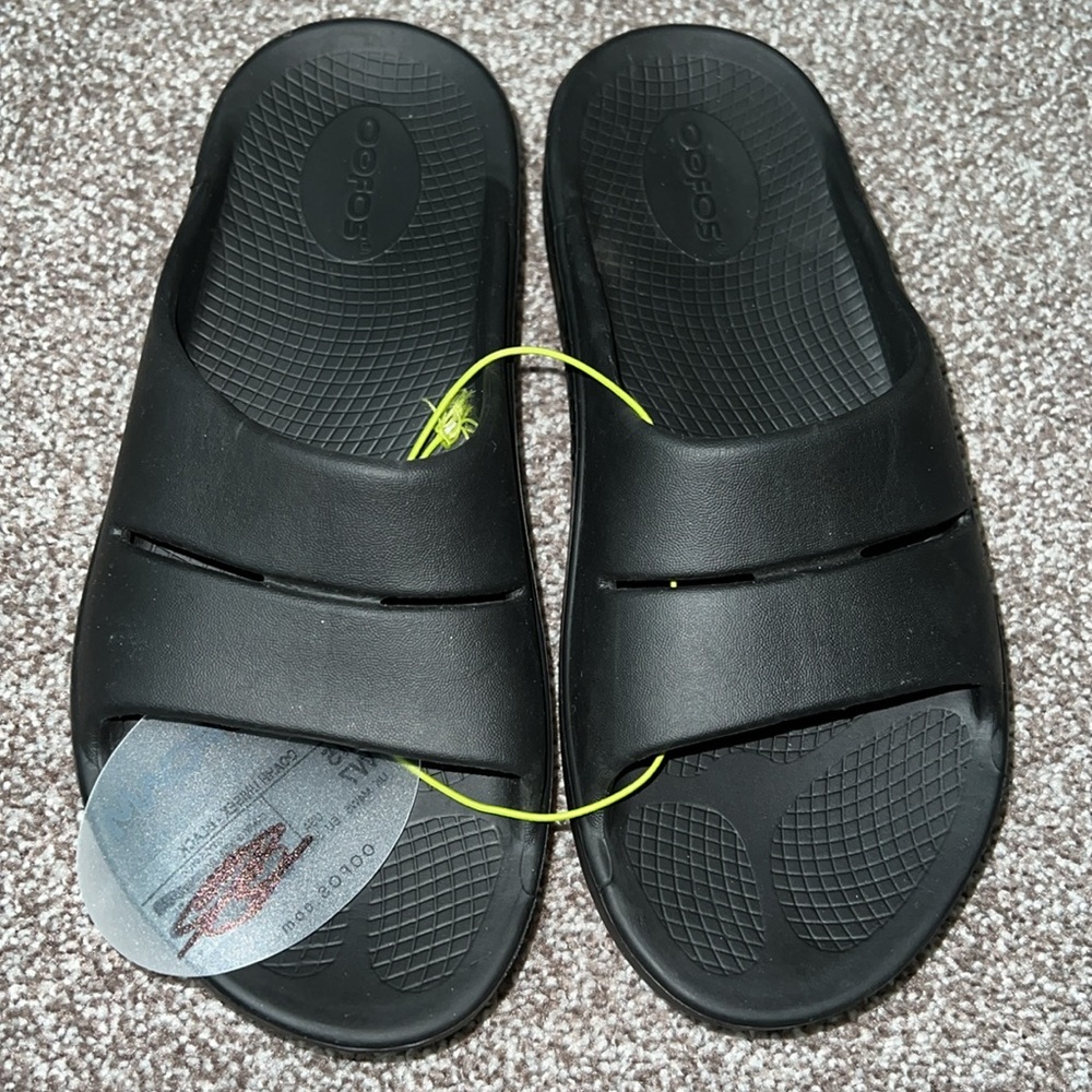 Oofos OOahh Gender inclusive slide sandals sz womens 7 mens 5